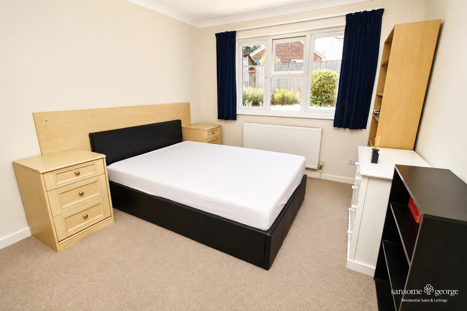 Simons Close, Tilehurst, Reading